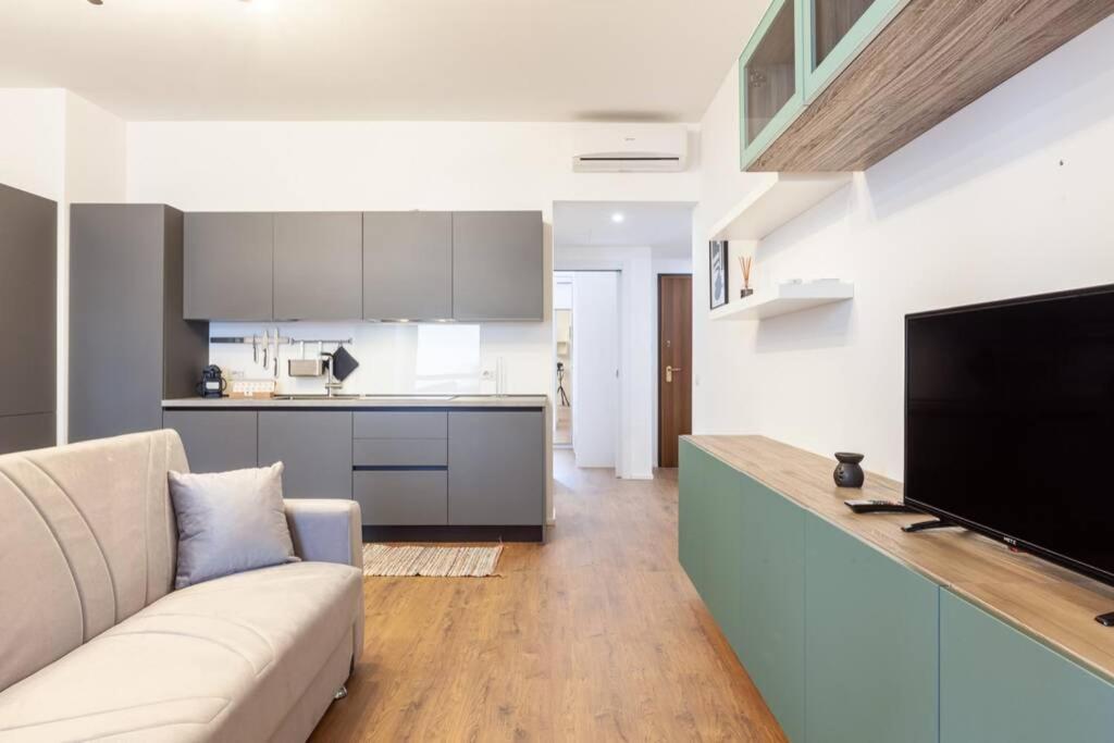 Lazzi - A.C. - Wi-Fi - Flexyrent Apartment Milan Luaran gambar